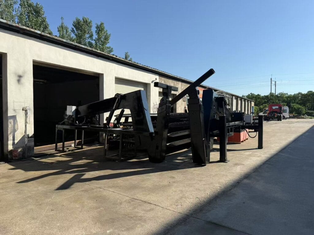 Heavy Wrecker Body Overview 06