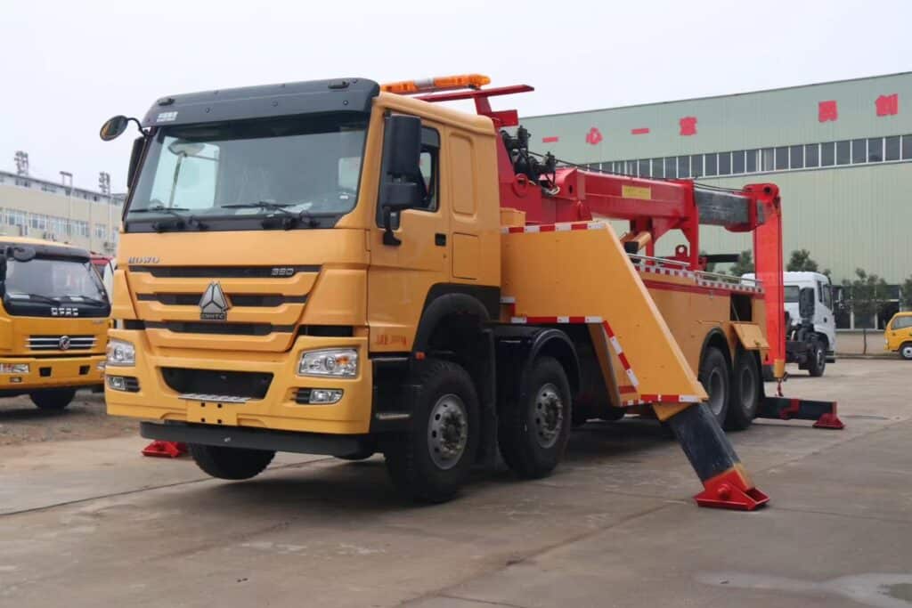 Sinotruk Howo Heavy-Duty Detachable Tow Truck Front Left 45-Degree View