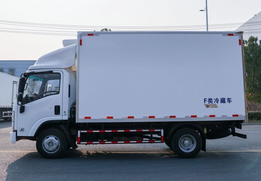SPV ISUZU Refrigerated Truck left side view