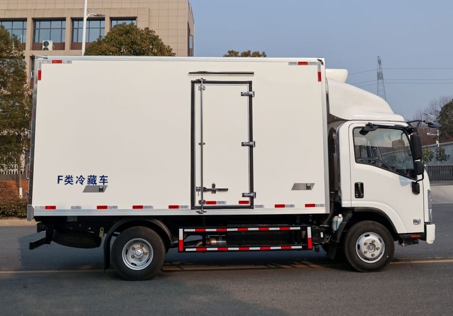 SPV ISUZU Refrigerated Truck right side view