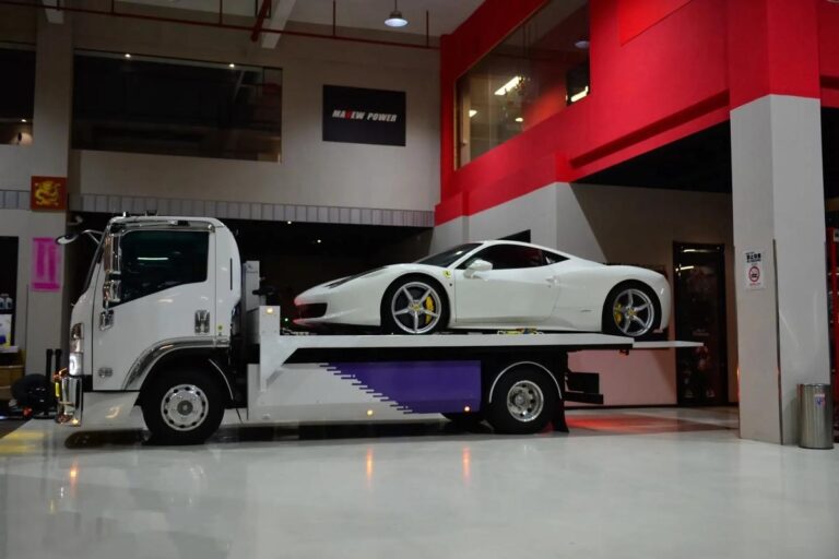The Ultimate Guide to Towing Low-Chassis Sports Cars Why You Need a Zero-Angle Flatbed
