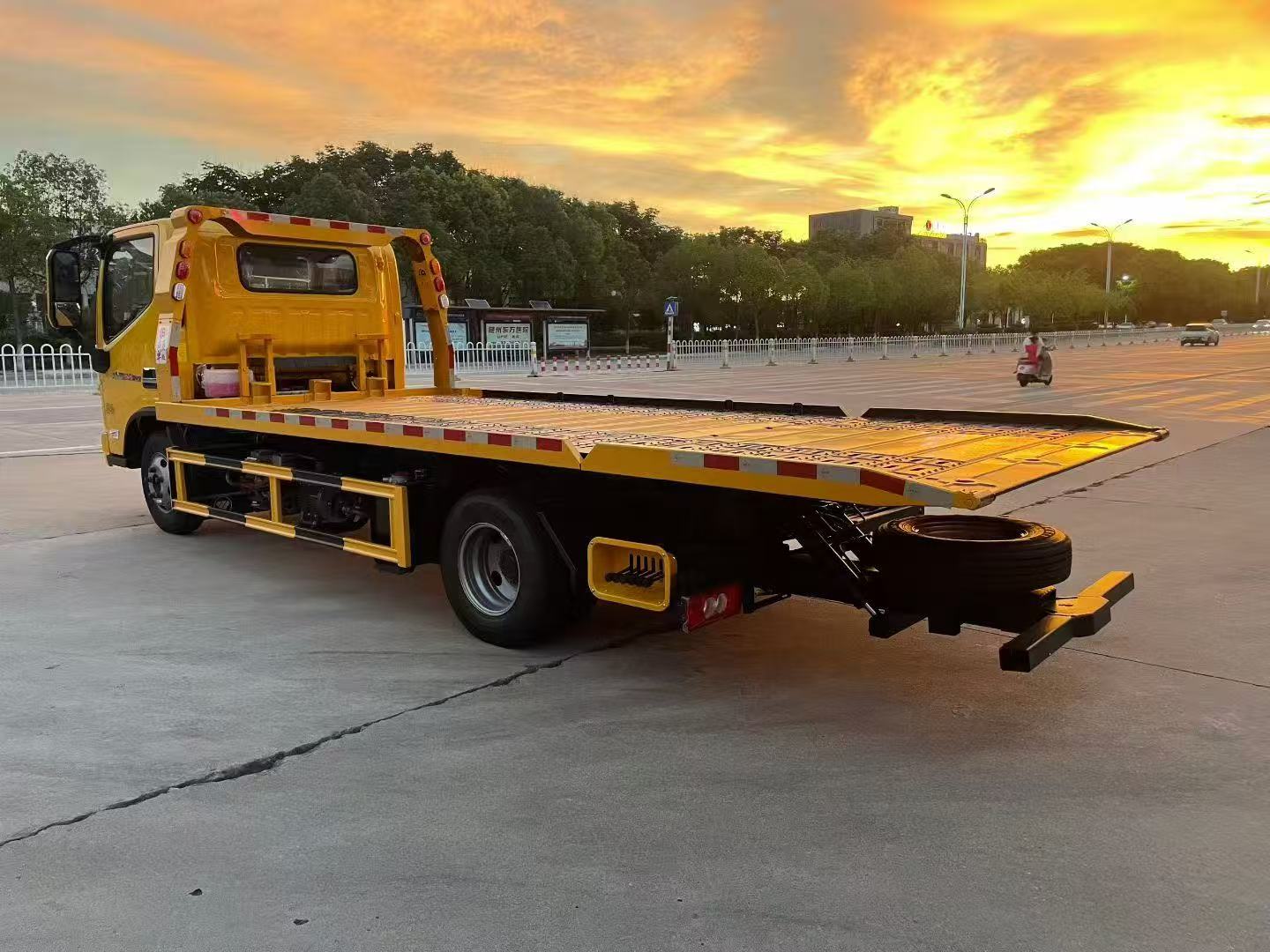 What Is a Rollback Tow Truck